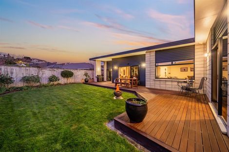Photo of property in 14 Resolution Drive, Whitby, Porirua, 5024