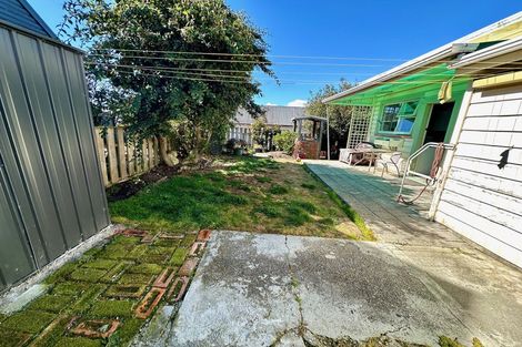 Photo of property in 220 Clyde Street, Balclutha, 9230