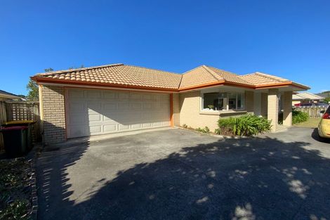 Photo of property in 2/246 Cascades Road, Botany Downs, Auckland, 2010