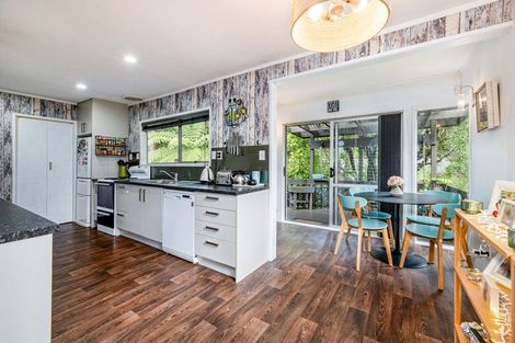 Photo of property in 51 Onedin Place, Titirangi, Auckland, 0604