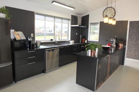 Photo of property in 18 Chrystall Street, Foxton Beach, Foxton, 4815