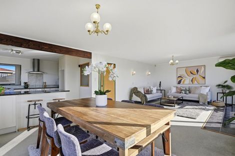 Photo of property in 2/983 Beach Road, Torbay, Auckland, 0630