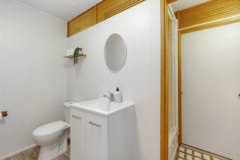 Photo of property in 2/84 West Coast Road, Glen Eden, Auckland, 0602