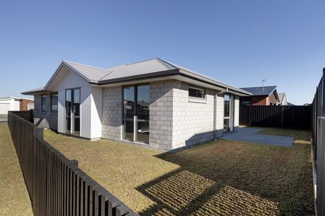 Photo of property in 31 Empire Crescent, Papamoa, 3118