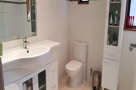 Photo of property in 193a Godley Road, Titirangi, Auckland, 0604