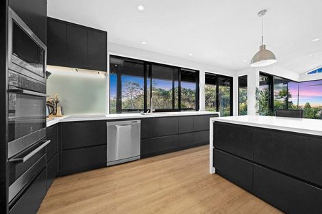 Photo of property in 8 Aberdeen Road, Campbells Bay, Auckland, 0620