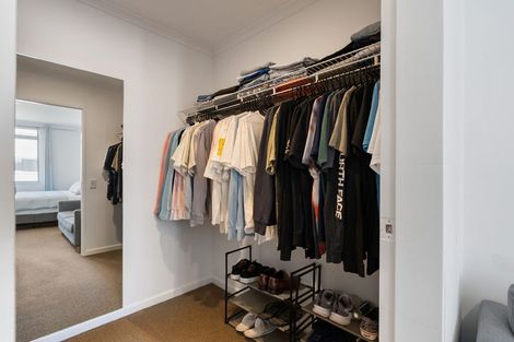 Photo of property in 2/15 Roxburgh Street, Mount Victoria, Wellington, 6011