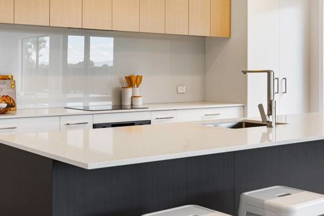 Photo of property in 96 Eriksen Road, Te Awa, Napier, 4110