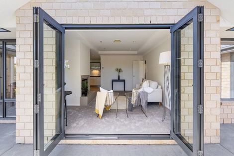 Photo of property in 19 Sovereign Gardens, Halswell, Christchurch, 8025