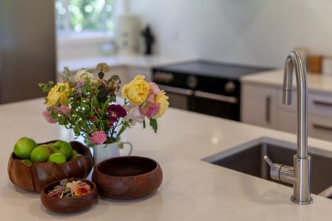 Photo of property in 35 Tennis Court Road, Raumati South, Paraparaumu, 5032