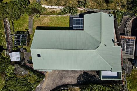 Photo of property in 20 Lyndfield Lane, Newlands, Wellington, 6037