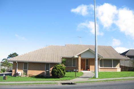 Photo of property in 13 Stratford Road, Manurewa, Auckland, 2105