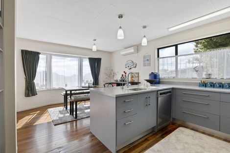 Photo of property in 44 Kent Terrace, Midhirst, Stratford, 4394