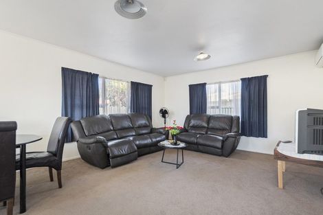 Photo of property in 13a Youngs Road, Papakura, 2110