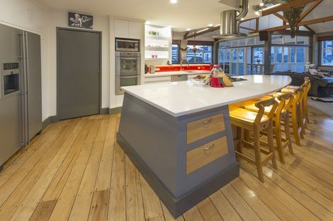 Photo of property in 5 Edge Hill, Mount Victoria, Wellington, 6011