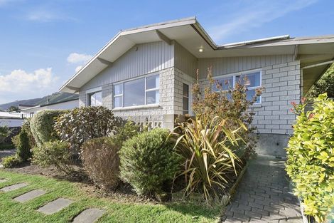Photo of property in 29 Huia Street, Waikanae, 5036