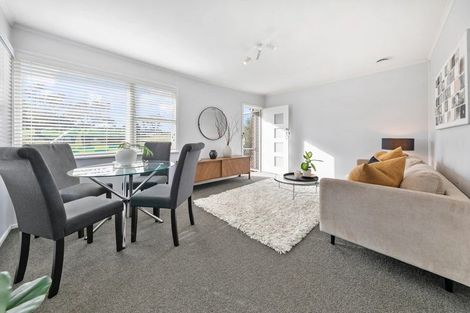 Photo of property in 2/17 Settlement Road, Papakura, 2110