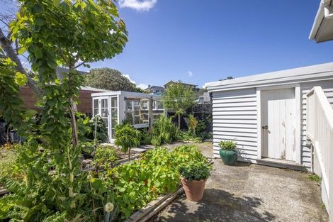 Photo of property in 16 Alexander Road, Raumati Beach, Paraparaumu, 5032