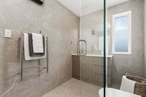 Photo of property in 6 Waihou Crescent, Albany Heights, Auckland, 0632