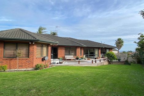 Photo of property in 25a Westerham Drive, Dannemora, Auckland, 2016