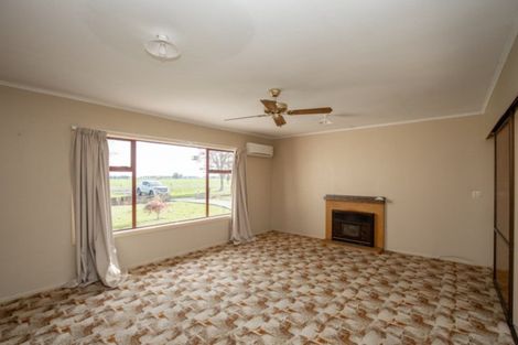 Photo of property in 88 Pipiroa Road, Ngatea, 3503