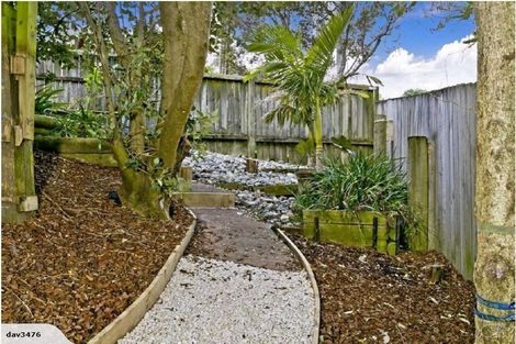 Photo of property in 1/2a Sunnynook Road, Sunnynook, Auckland, 0620