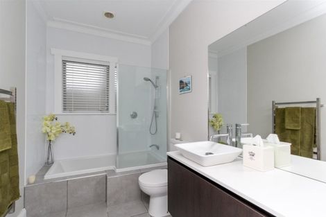 Photo of property in 30 Nobs Line, Strandon, New Plymouth, 4312