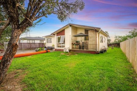 Photo of property in 25 Dissmeyer Drive, Clover Park, Auckland, 2019