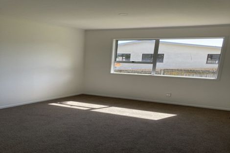 Photo of property in 7 Andros Place, Unsworth Heights, Auckland, 0632