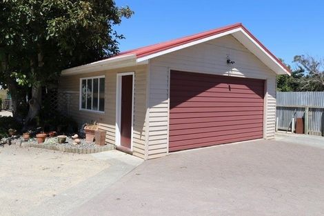 Photo of property in 57 Wikitoria Road, Putiki, Whanganui, 4501