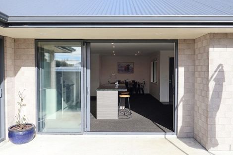 Photo of property in 40 Queen Street, Winton, 9720