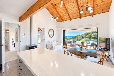 Photo of property in 400 Onemana Drive, Onemana, Whangamata, 3691