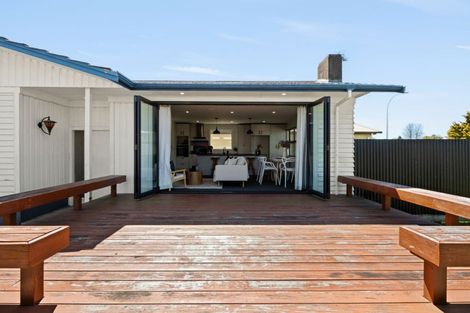 Photo of property in 100 Morrow Avenue, St Andrews, Hamilton, 3200