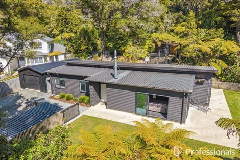 Photo of property in 10 Aratika Grove, Stokes Valley, Lower Hutt, 5019