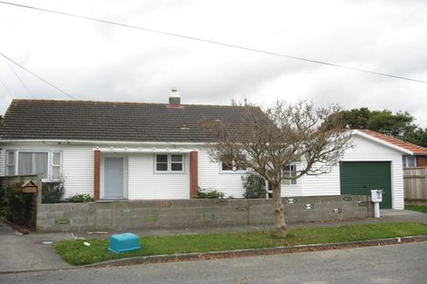 Photo of property in 2 Hobbs Grove, Epuni, Lower Hutt, 5011