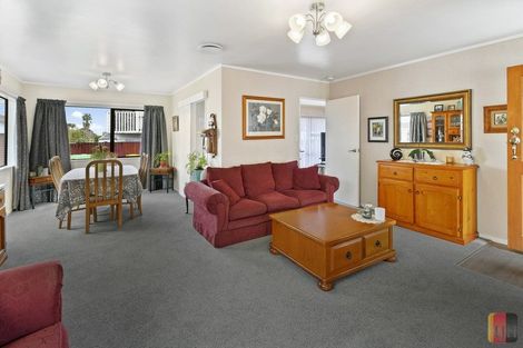 Photo of property in 7 Oakmont Place, Wattle Downs, Auckland, 2103