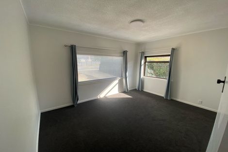 Photo of property in 43 Onewa Road, Northcote, Auckland, 0627