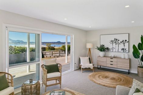 Photo of property in 12b Reeves Road, Acacia Bay, Taupo, 3330