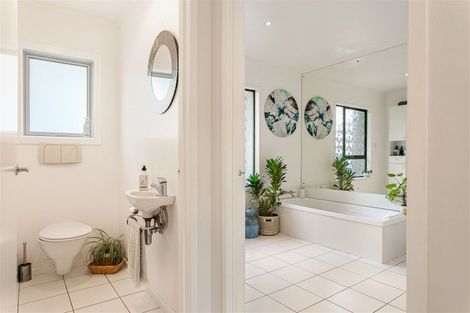 Photo of property in 1040 Scenic Drive North, Swanson, Auckland, 0816