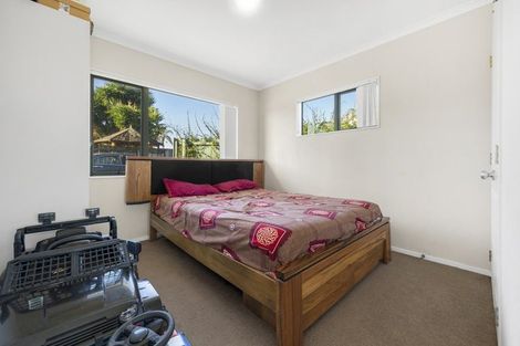 Photo of property in 16 Castlehill Court, Wattle Downs, Auckland, 2103