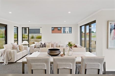 Photo of property in 76 Hayfield Way, Karaka, Papakura, 2113