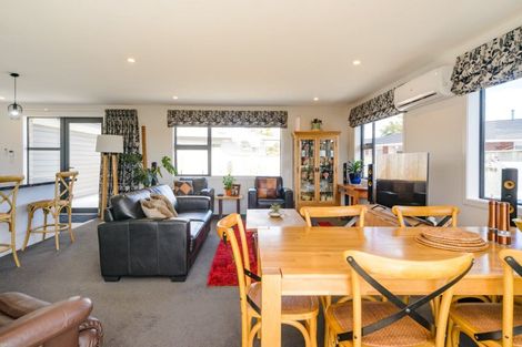 Photo of property in 43a Abraham Crescent, Milson, Palmerston North, 4414