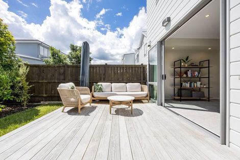 Photo of property in 7 Fairgray Lane, Red Beach, 0932