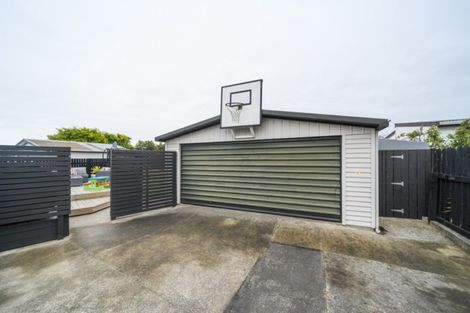 Photo of property in 15 Suzanne Grove, Kelvin Grove, Palmerston North, 4414