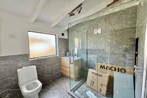 Photo of property in 2/16 Moxham Grove, Massey, Auckland, 0614