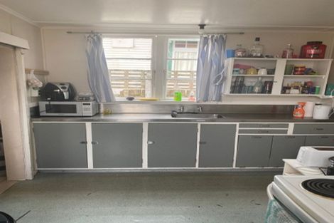 Photo of property in 22 Mcgiffert Street, Palmerston North, 4410