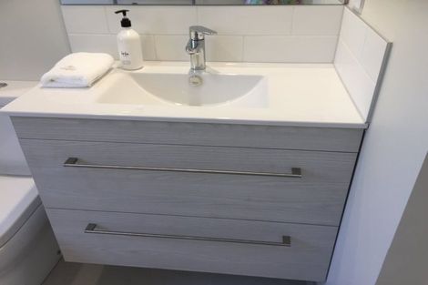 Photo of property in 20 Ridgeview Close, Red Beach, 0932