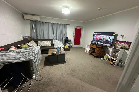 Photo of property in 2 Paton Avenue, Te Atatu South, Auckland, 0610