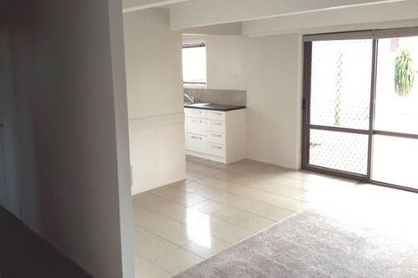 Photo of property in 12 Ronald Place, Manurewa, Auckland, 2102