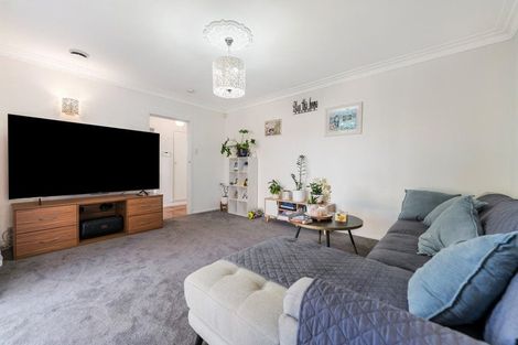 Photo of property in 27 Fairdene Avenue, Henderson, Auckland, 0610